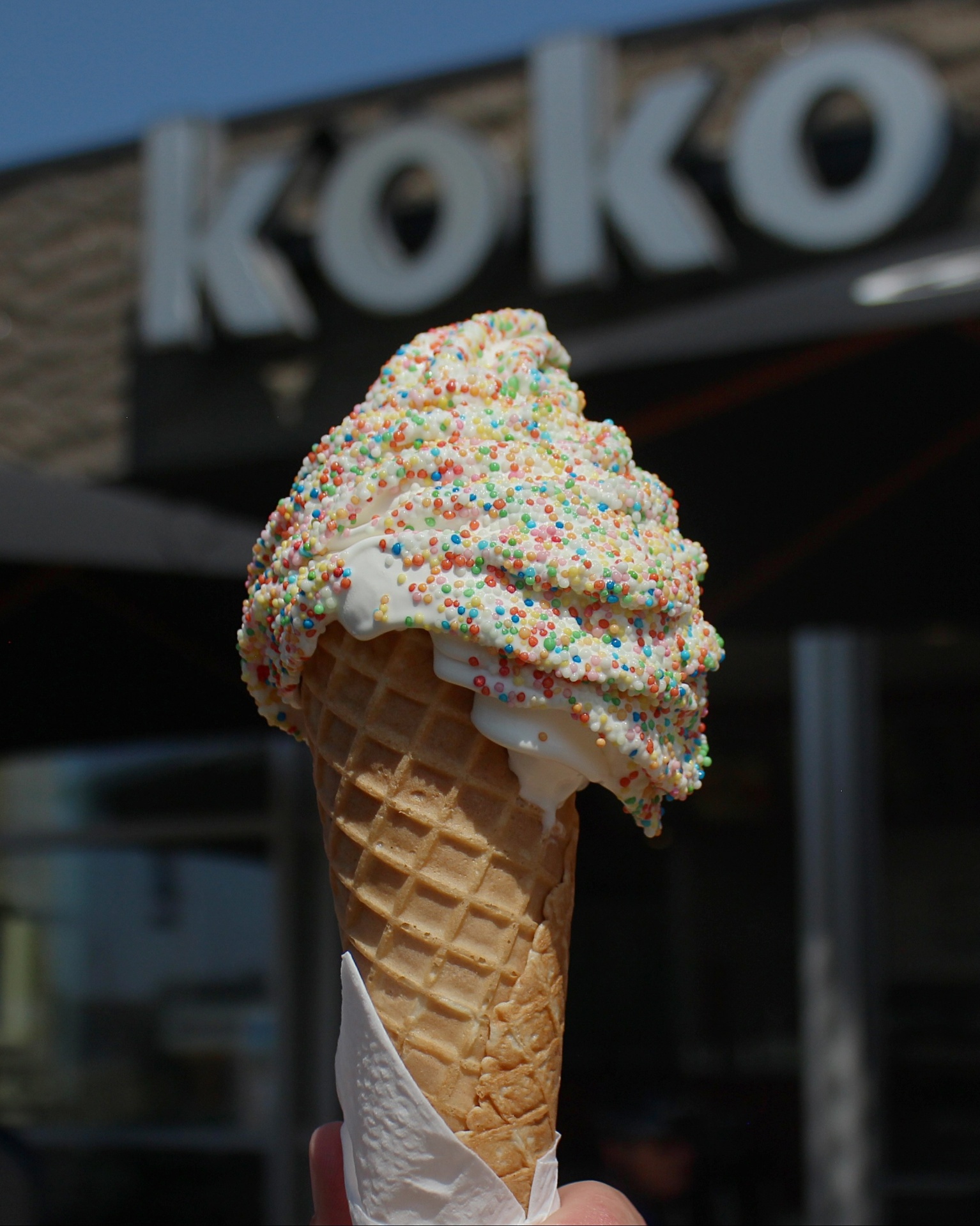 Softijs hoorntje met discodip voor Cafetaria Koko